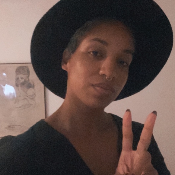 MEET YOUR SELLER! - Picture 3 of 5